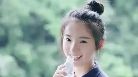 阿努廷粤语家庭背景