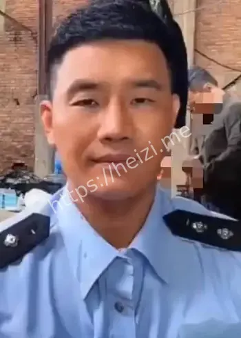 穿警服直播带货争议